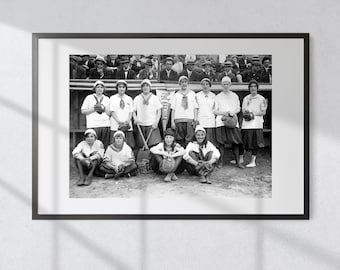 Women's Baseball Team: New York Girl Giants - Vintage Schwarz & Weiß Fotografie Druck