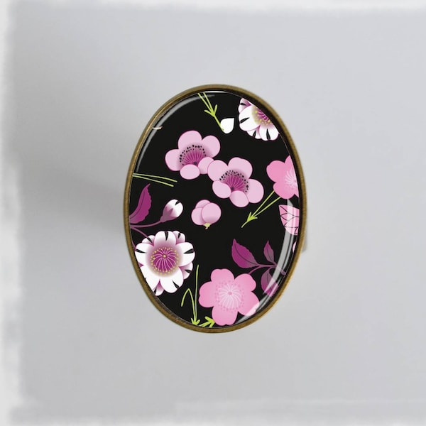 Bague Sakura  - Bague ovale réglable - Cadeau fleuri - Bijou pour elle - Fleurs de cerisier - Motif floral - Rose - Noir - Blanc - Girly