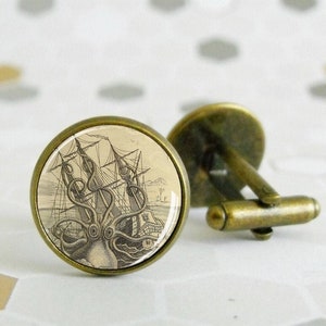 Kraken - Cufflinks -  Glass cabochon - Special Etsy Gift - Men's jewel - Octopus - Pirate - Steampunk - Vintage victorian - Sepia