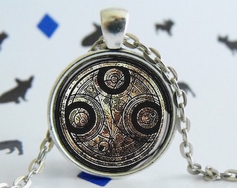 Seal of Rassilon - Necklace round pendant - Dr. Who - Glass cabochon dome - Geek jewel gift - Time Lord