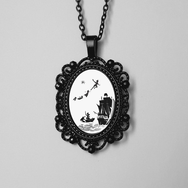 Peter Pan - Pendentif oval - Cabochon en verre - Bijou minimaliste - Disney - Noir et blanc - Peter Pan - Cadeau romantique - Livresque