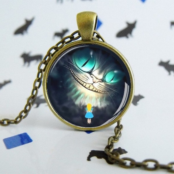 Alice and the cat - Necklace round pendant - Cheshire - Wonderland - Glass cabochon dome - Etsy disney geek gift - Princess