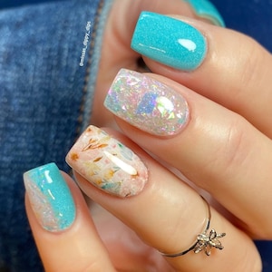 Vacation ready nail dip. Blue green nail dip. Flake nail dip. Duo nail dip. flake dip. Paired nail dip.