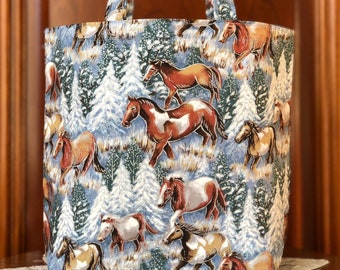 Bolsa de tela con diseño de caballos pequeños - Caballos entre árboles nevados