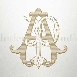 Puede incluir: Un diseño de monograma con las letras "A" y "A" entrelazadas en un estilo decorativo y ornamentado. Las letras son doradas y tienen un patrón a rayas.