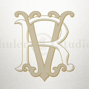 Könnte beinhalten: Ein goldenes Monogramm mit den Buchstaben "V" und "R", die ineinander verschlungen sind. Die Buchstaben sind in einer dekorativen, verzierten Schriftart gehalten und haben ein gestreiftes Muster.