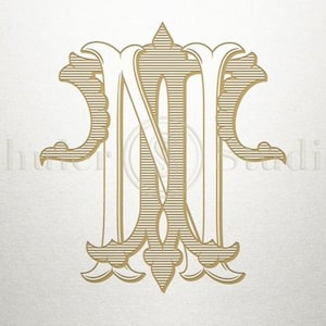 Puede incluir: Un monograma dorado con las letras "N" y "F" entrelazadas. Las letras están estilizadas con florituras ornamentadas y un patrón a rayas.