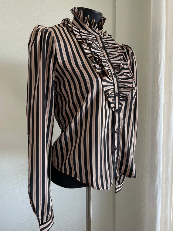 Vintage Contempo Casuals Striped Ruffle front Vic… - image 3