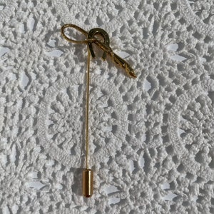 Vintage Equestrian Riding Crop and Horseshoe Motif Lapel Stick Pin