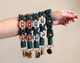 Macrame Flower Keychain Wristlet - Boho Key Finder