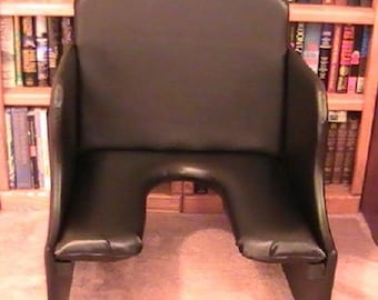 Mature: Queening Chair for Oral Service, Rim Seat, FemDom Queening Stool, Facesitting Chair, Dungeon, BDSM, Dominatrix, Mistress, Fetish.