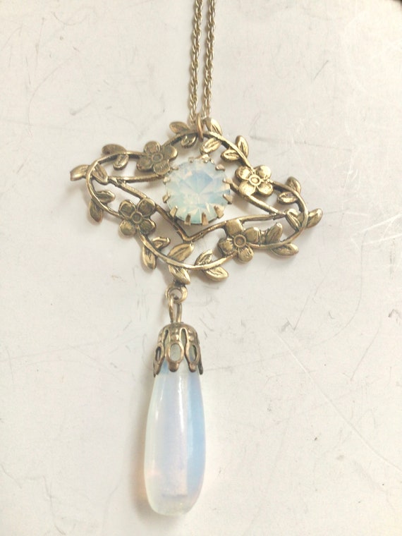 Vintage opalescent teardrop necklace Art Deco Dow… - image 4