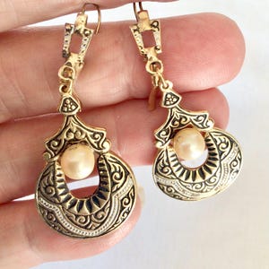 Vintage damascene dangle drop earrings pierced lever back