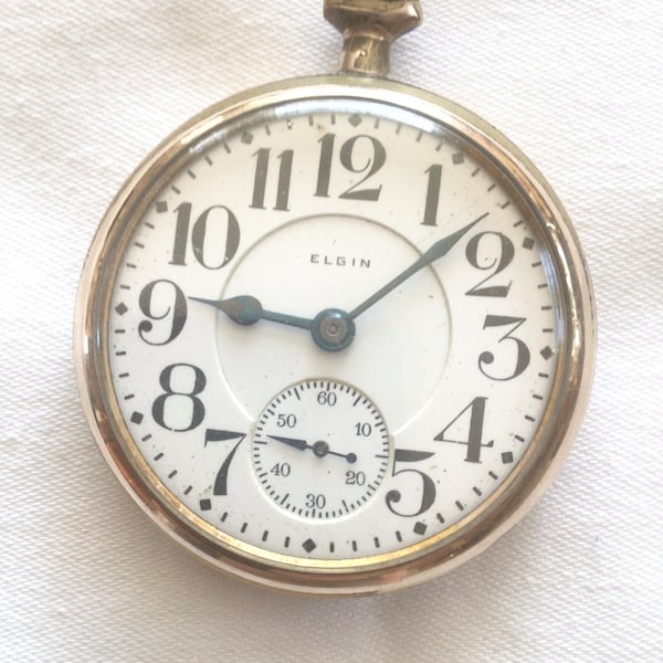 Elgin Father Time gold filled pocket watch 21 jewels size 16s serial No 22628966 model 15 running condition