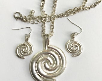 Vintage spiral necklace & earrings  set interlocking yin yang spirals silver plated spiral swirl jewelry