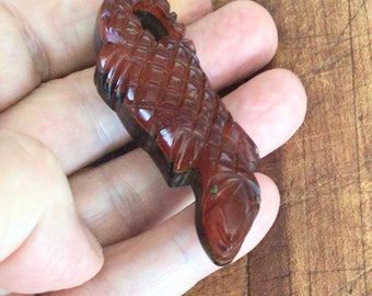 Broche vintage de lagarto tallado en baquelita: broche de reptil con cerveza de raíz
