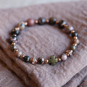Rhodonite Prayer Bead Bracelet: Rustic Komboskini with Zirconia Accents