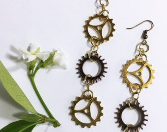 Antique gold Antique bronze Steampunk earrings. Handmade Lightweight Dangly Long. Steampunk jewelry. Watch gears cogs. Clock Victorian Retro