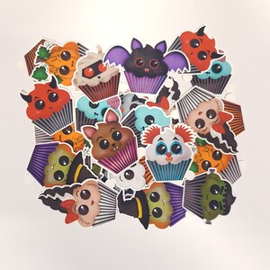 Halloween Aufkleber Halloween Cupcake wasserfest Vinyl Aufkleber // Aufkleber // Laptop Aufkleber // Illustration Aufkleber