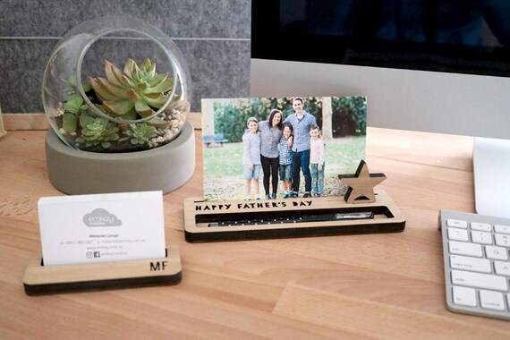Photo Holder with Pen Happy Father/'s Day made from Bamboo Photo Stand Memory Holder Desk Caddy Quote Display