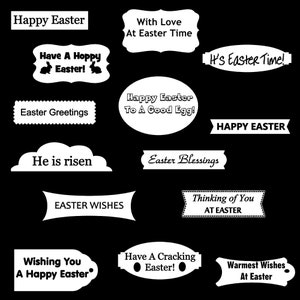 K&ouml;nnte beinhalten: Eine Sammlung von 12 wei&szlig;en Ostergrusskarten mit verschiedenen Designs und Botschaften. Die Karten zeigen S&auml;tze wie "Frohe Ostern", "Habt ein h&uuml;pfendes Ostern", "Ostergr&uuml;&szlig;e", "Mit Liebe zu Ostern", "Frohe Ostern an ein gutes Ei", "Es ist Osterzeit", "FROHE OSTERN", "Er ist auferstanden", "Ostersegen", "Ich denke an dich zu Ostern", "Ich w&uuml;nsche dir ein frohes Ostern", "Habt ein knackiges Ostern", und "Herzlichen Gl&uuml;ckwunsch zu Ostern".