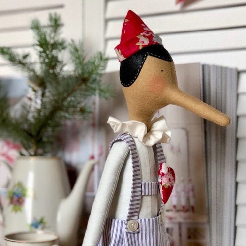 Tilda Pinocchio – 40 Cm – Doudou / Peluche – Décoration Chambre Enfant – Occasion