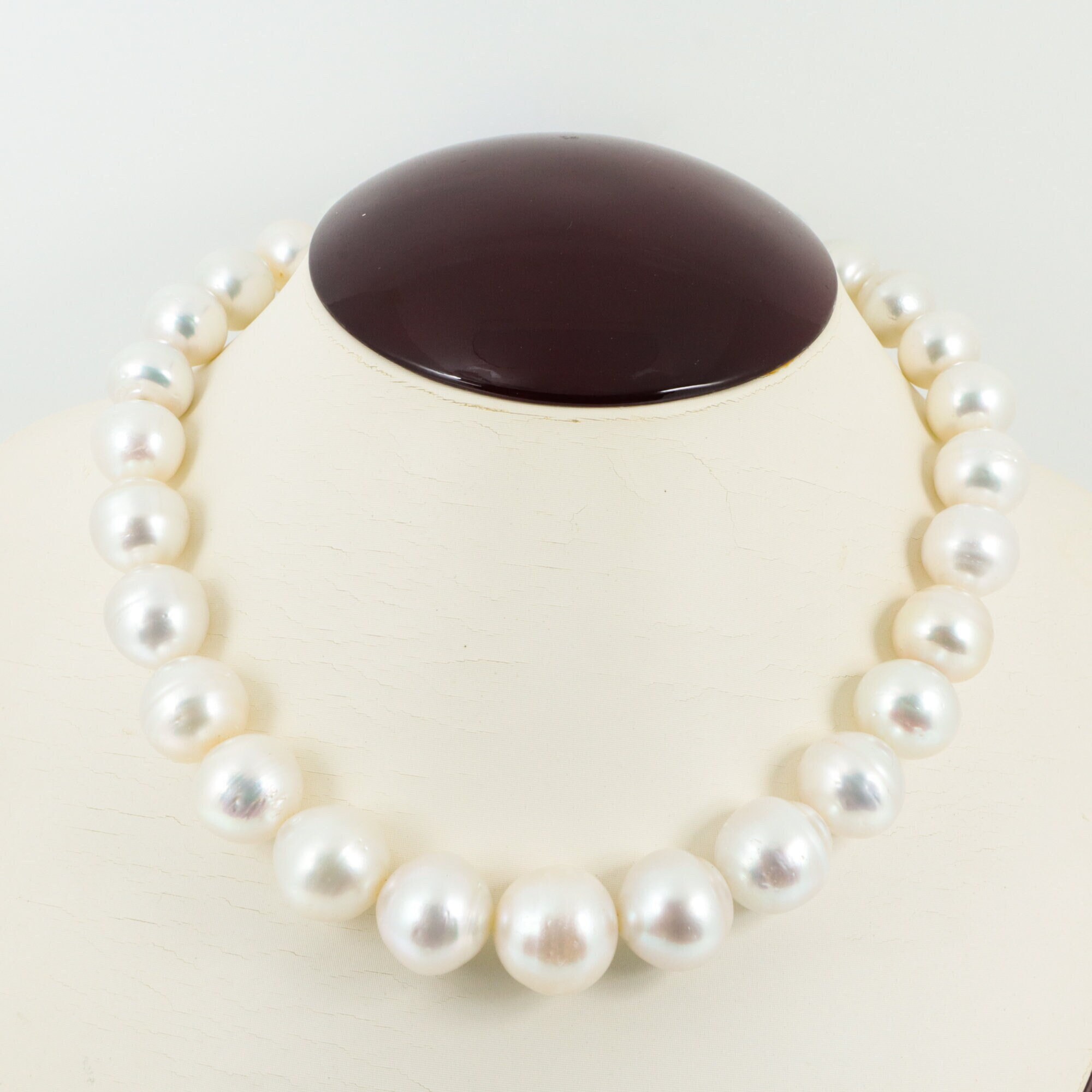 White south deals sea pearl necklace