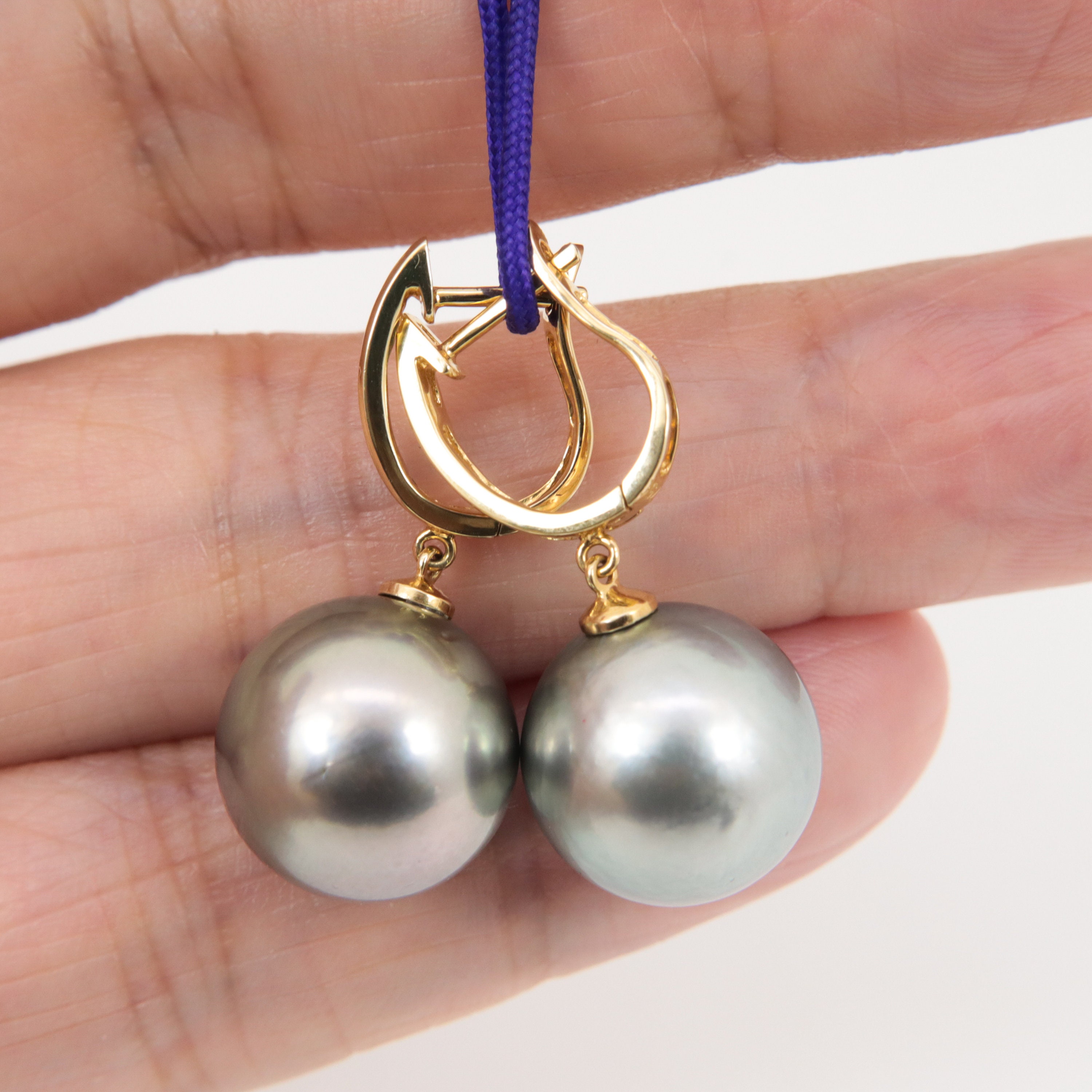 18Kソリッドイエローゴールドフープダングルイヤリング、ダイヤモンド