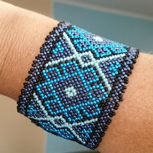 Mexican Huichol Beaded Cuff bracelet Huichol art Native american style für him and her seed beads jewelry image 1