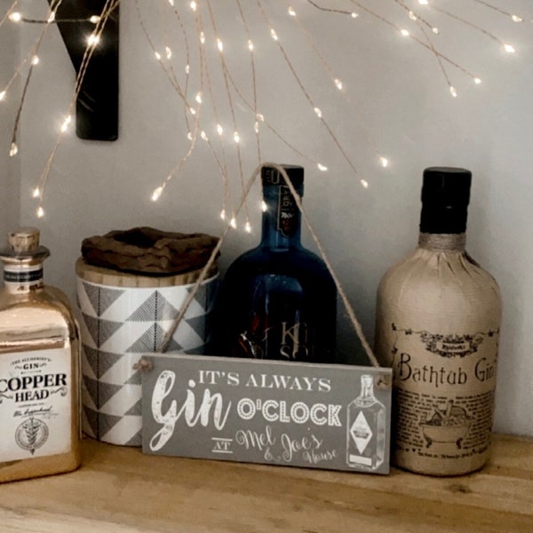 Personalised grey Gin O'clock sign, new home, friend gift, grey white, new home gifts, secret santa gin gift, gin gifts, bespoke gin sign.
