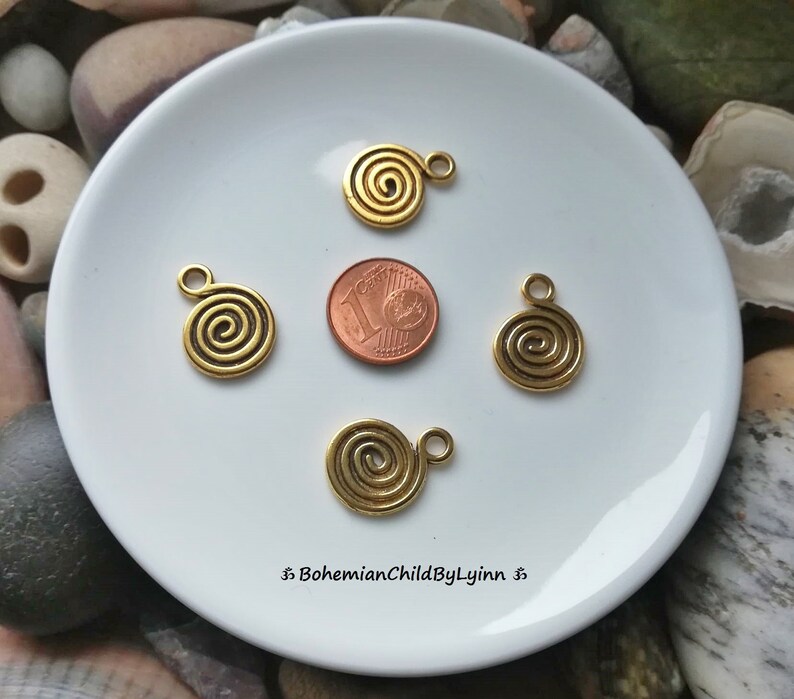 6x Spiral Anhänger 18mm x 13,5mm Schmuckherstellung Makramee Zubehör Schmuck Anhänger Boho Metallanhänger Wirbel Antikgold Bild 4