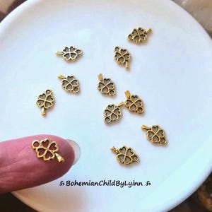 10x/ 20x Kleeblatt Anhänger Charm  11 x 7mm ~ Schmuckherstellung • 4-blättriges Kleeblatt • Makramee • Nähen