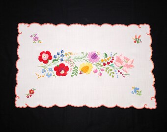 ハンガリーのカロチャ手刺繍テーブルランナー、花柄リネン - Etsy 日本