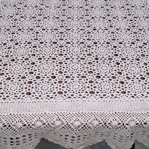 Nappe carrée au crochet crémeux 82 cm, décoration de table fait main, grande nappe, nappes au crochet fleur de mariage, centre de table vintage