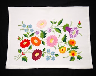 Hongaarse bloemenkussensloop 53,5/41 cm, handgeborduurde kussensloop, Hongaarse volkskussensloop, kleurrijk bloemenborduurwerk, Hongaars cadeau