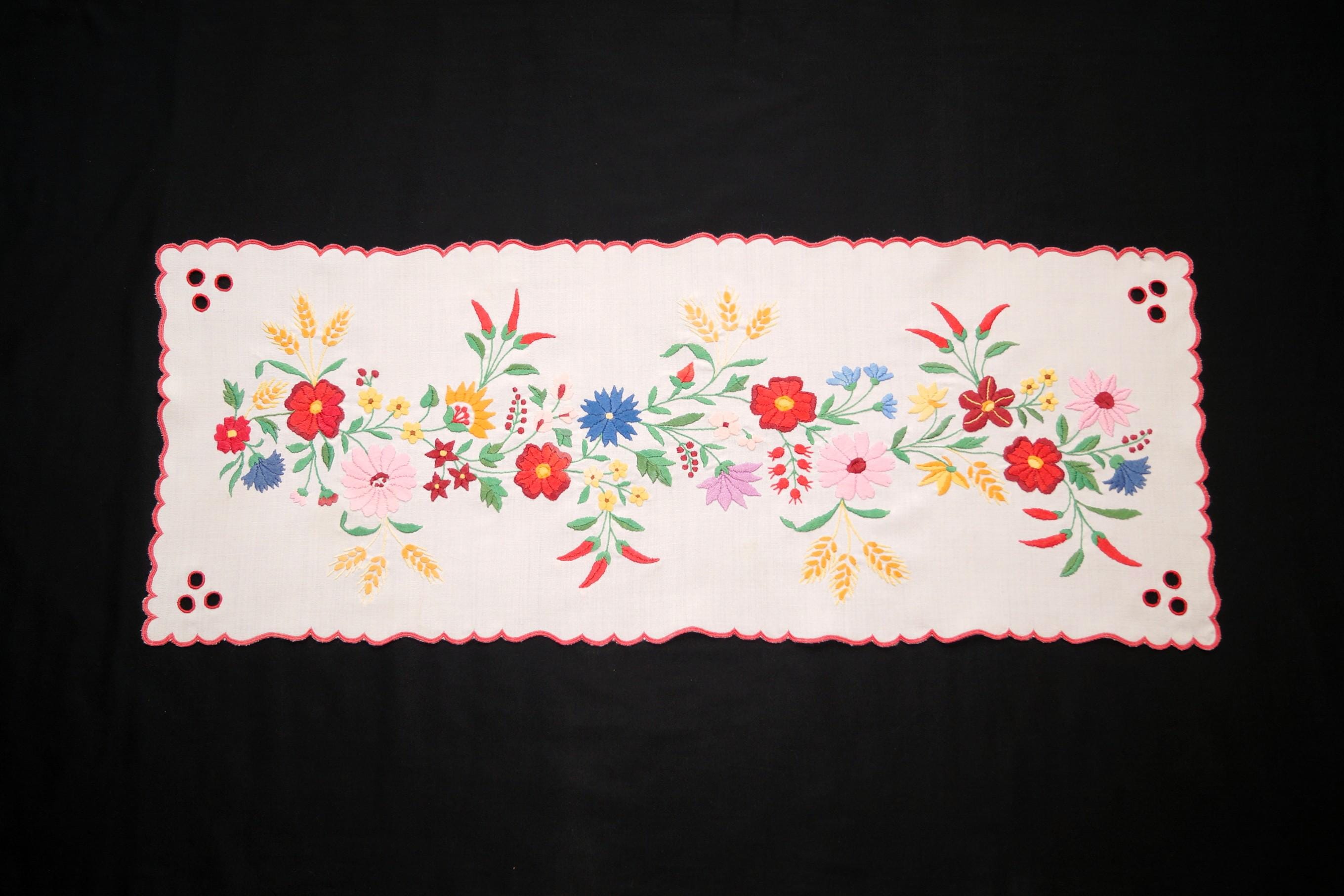 ハンガリーのカロチャ花柄テーブルランナー 72.5/28.5 cm、手刺繍の