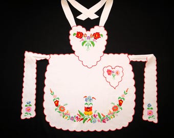 Woman colorful Kalocsa floral apron, Hunagrian hand embroidered folk apron, farmhouse kitchen cloth