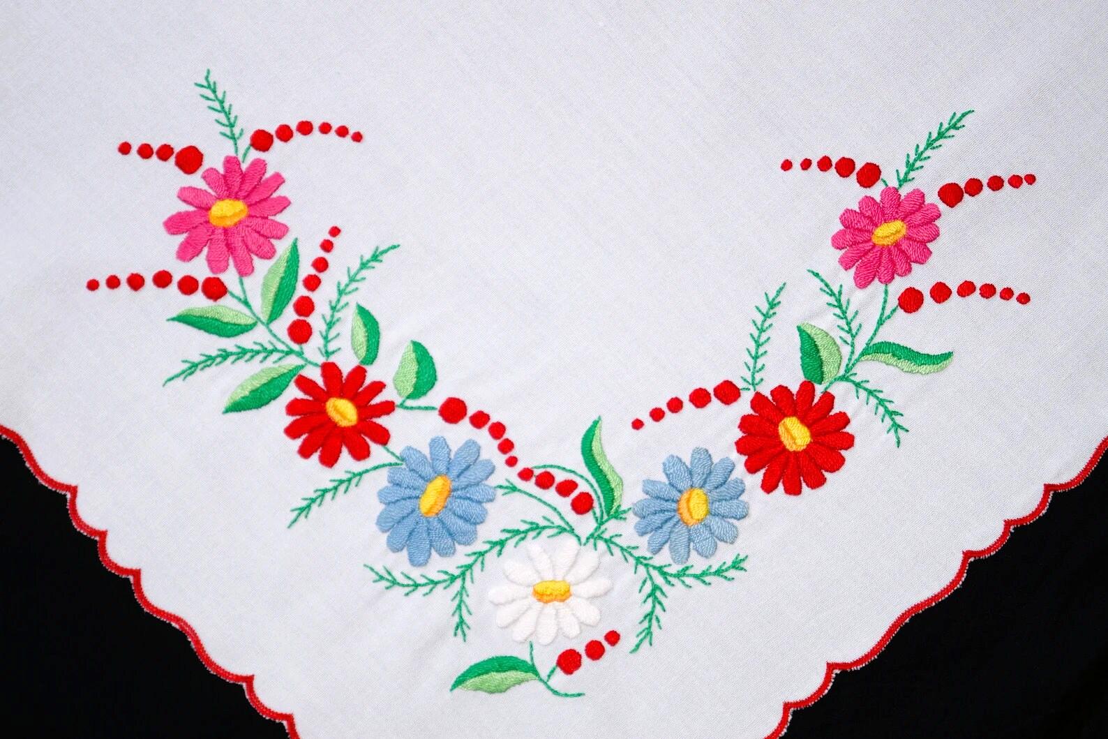 ハンガリーのカラフルな花柄のテーブルクロス 86/79 cm、手刺繍の伝統