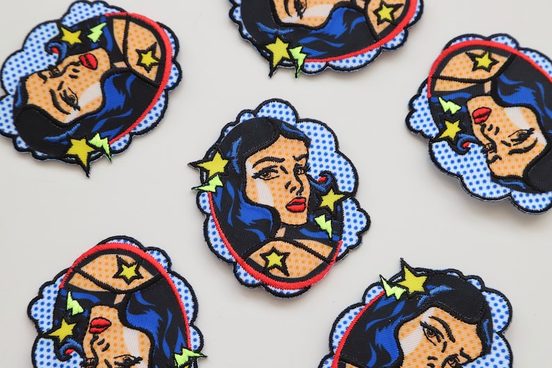 Pop Art Iron On Badges / Motif / Patchs Print with Embroidery Visage, Baskets, OMG, WOW, Voiture, TV, Stiletto Cameo