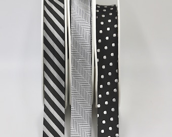Exquisite Quality Woven Jacquard Bias Binding Trim 20mm Wide Sold by the Metre in Silver Herringbone or Black with White Dots
