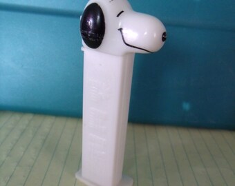 1980's SNOOPY PEZ Dispenser, (# 410/14)