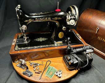 Singer 99 Sewing Machine with Bentwood Case and Key 1928