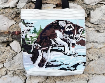 Husky canvas bag in the snow