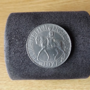 1977  Silver Jubilee Crown Coin