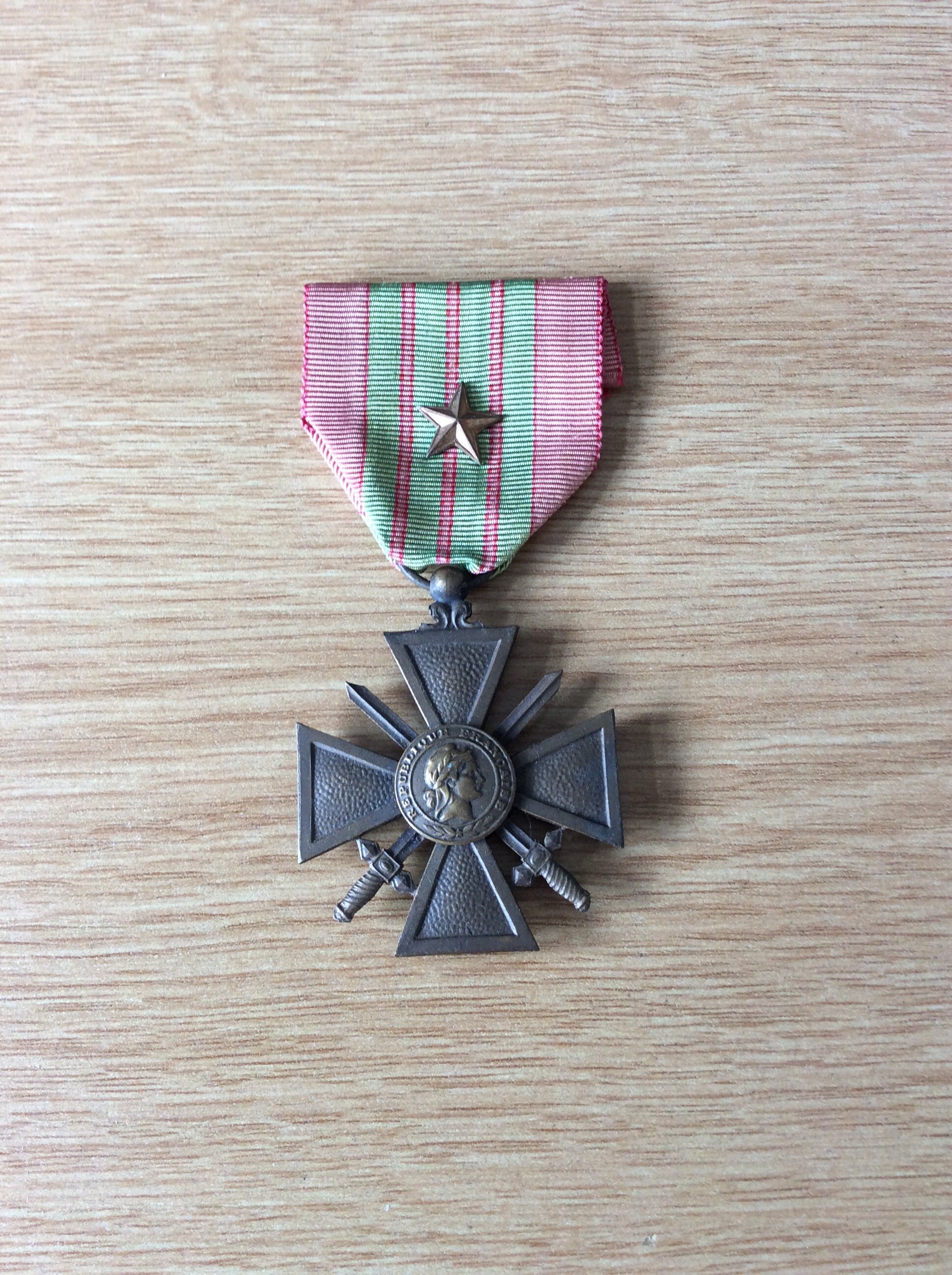フランスの第二次世界大戦のクロワ・ド・ゲール勲章（1939年）金銅星章