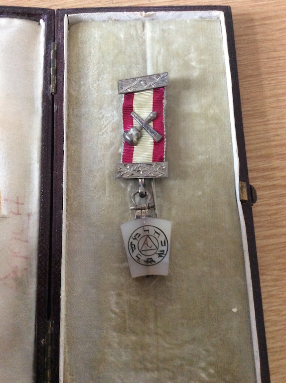 How to read silver hallmarks