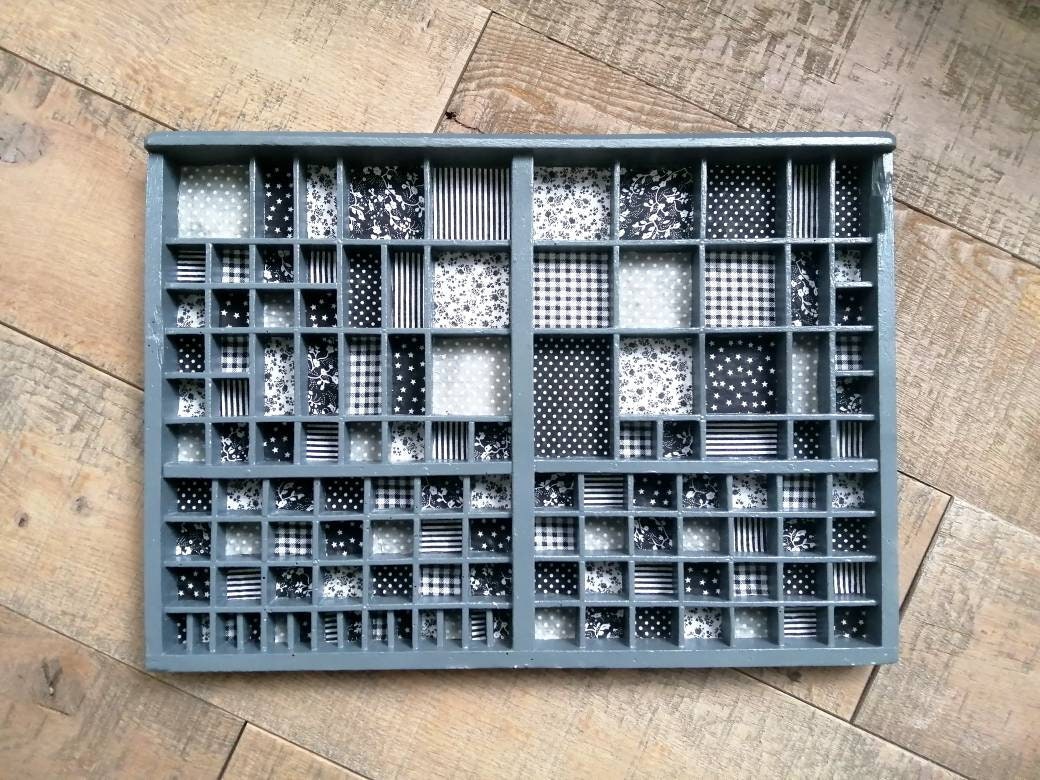 Casier de rangement avec 30 cases carrées bois 38x29x4 cm réf