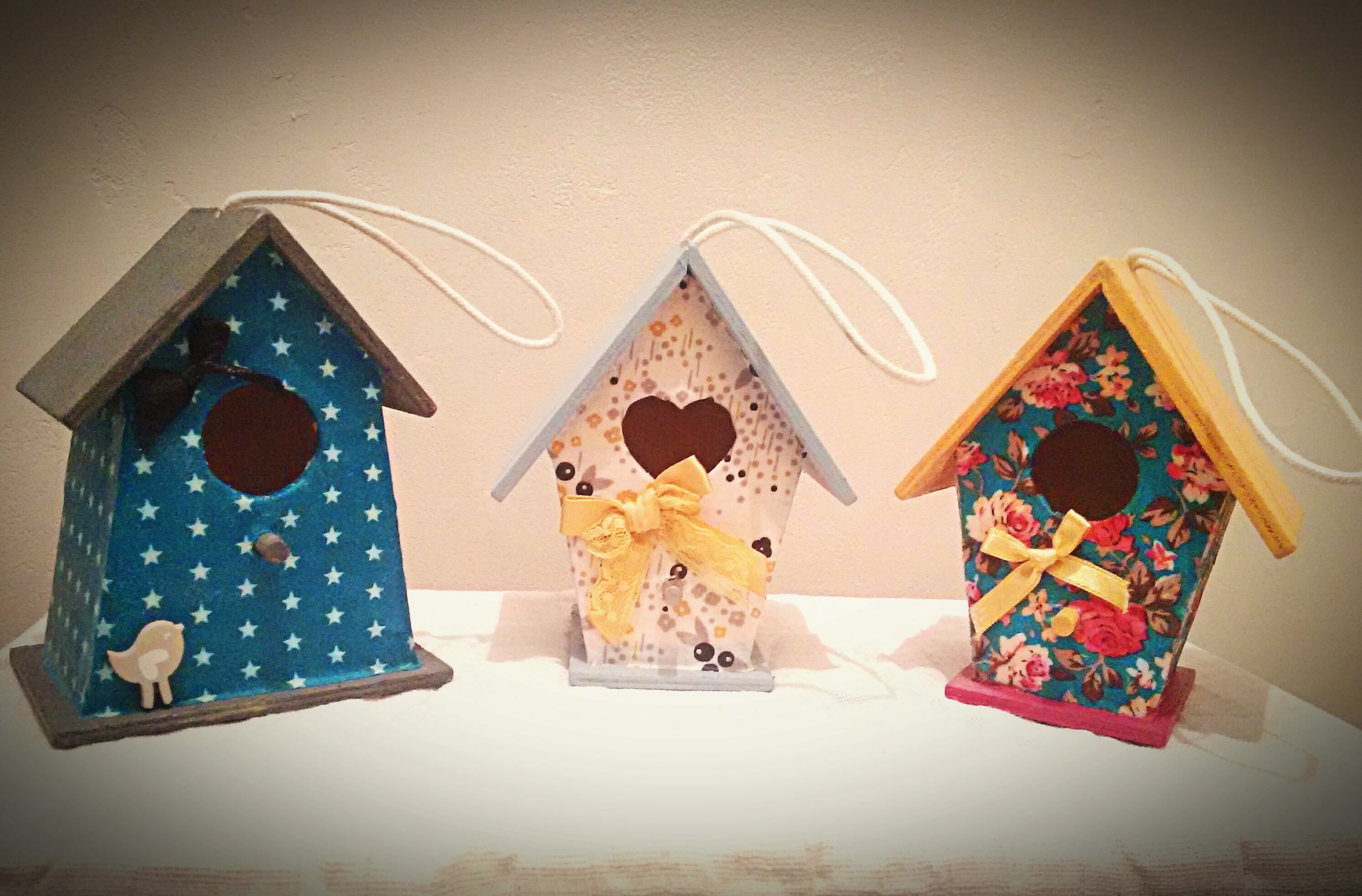 Lot de 3 Petits Nichoirs en Bois et Tissu