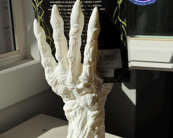 Terrifying Monster Hand Book Holder – Horror Decor for Bookshelves & Halloween Gifts