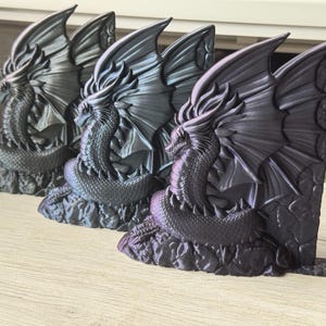 Fantastische Drachen-Buchstützen – 3D-gedruckte Regaldekoration